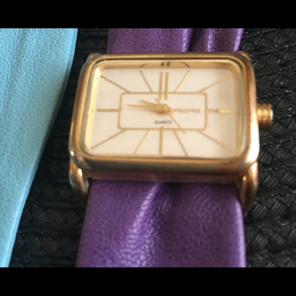 Fun Fashion Quartz Gold Tone Watch with 2 Interchangeable Genuine Leather Bands.